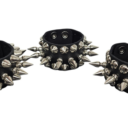 BC138  1/2" STUUDED 1" SPIKE 1 3/4" SNAP BRACELET
