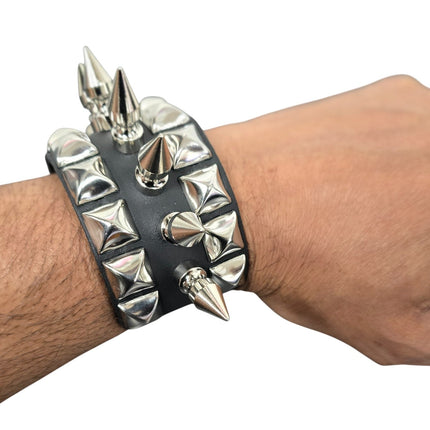 BC186PMD  1/2" PYRAMID STUUDED 1" SPIKE 1 3/4" BUCKLE BRACELET