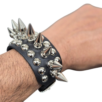BC185  1" SPIKE ROUND STUDDED 1 1/2" WIDE BUCKLE BRACELET