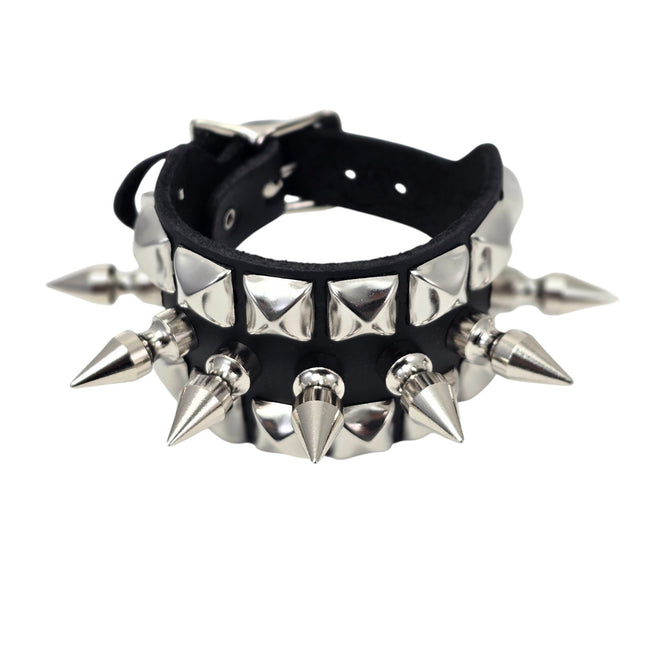 BC186PMD  1/2" PYRAMID STUUDED 1" SPIKE 1 3/4" BUCKLE BRACELET