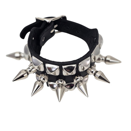 BC186PMD  1/2" PYRAMID STUUDED 1" SPIKE 1 3/4" BUCKLE BRACELET