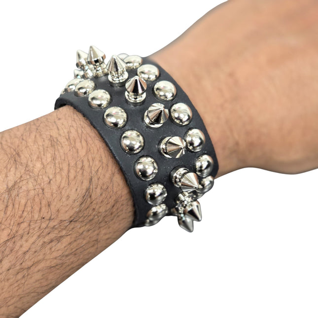 BC185S-RND  1/2" SPIKE ROUND STUDDED 1 1/2" WIDE BUCKLE BRACELET