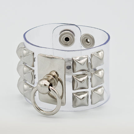 BC463VN-CLR  STUDDED METAL PLATE O RING CUFF