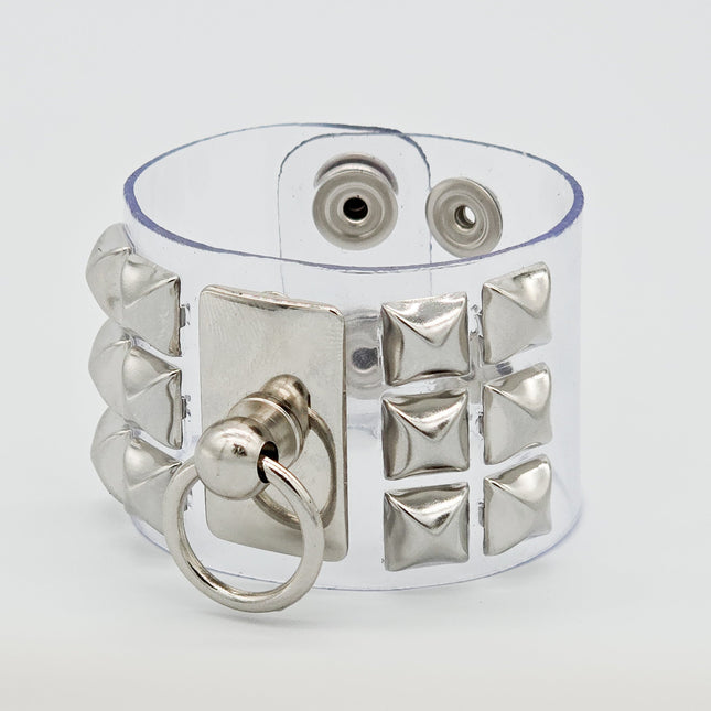 BC463VN-CLR  STUDDED METAL PLATE O RING CUFF