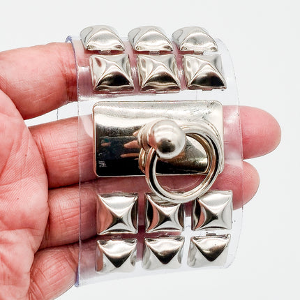 BC463VN-CLR  STUDDED METAL PLATE O RING CUFF