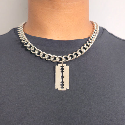 FC987 RAZOR BLADE PENDANT