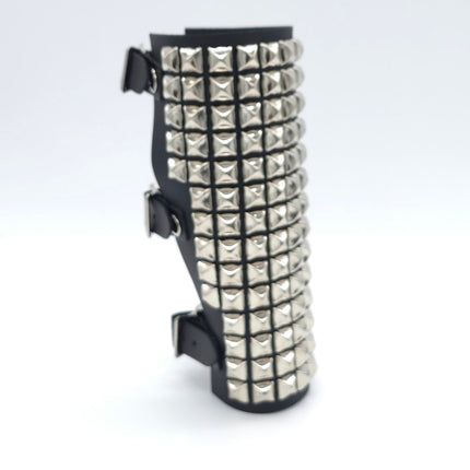 ARM162 LEATHER  1/2" PYRAMID  STUD 15 ROW 9" LONG GAUNTLET