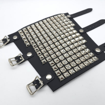 ARM162 LEATHER  1/2" PYRAMID  STUD 15 ROW 9" LONG GAUNTLET