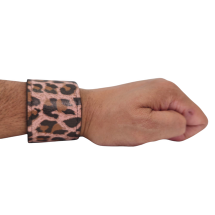 BC100CHEETAH GENUINE LEATHER LEOPARD CUFF SNAPPED BRACELET