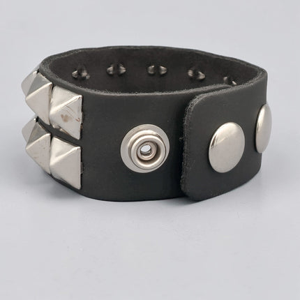 POINTY TOP PYRAMID STUDDED LEATHER  SNAP BRACELET