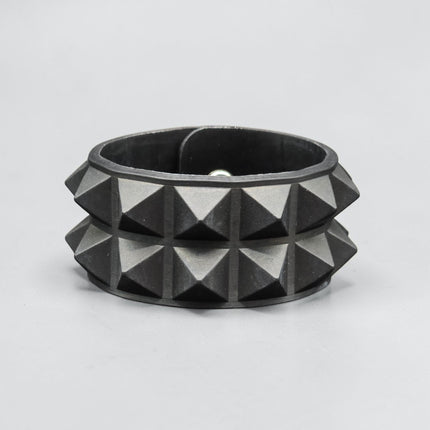 BC112RUB SILICONE RUBBER 2 ROW 1/2" PYRAMID BRACELET