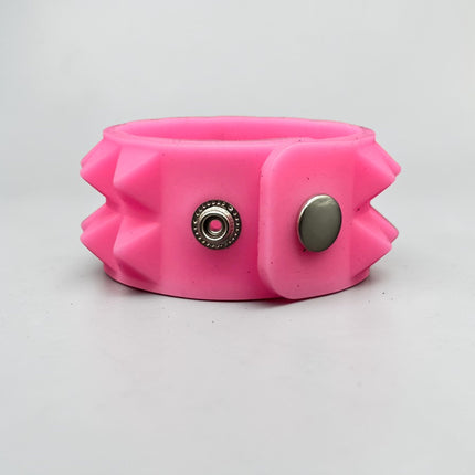BC112RUB SILICONE RUBBER 2 ROW 1/2" PYRAMID BRACELET