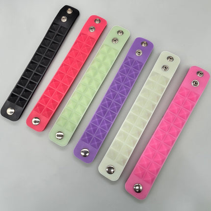 BC112RUB SILICONE RUBBER 2 ROW 1/2" PYRAMID BRACELET
