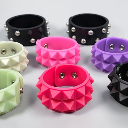 BC112RUB SILICONE RUBBER 2 ROW 1/2" PYRAMID BRACELET