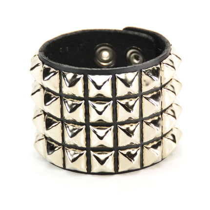BC122 SNAP BRACELET WITH 4 ROW 1/2" PYRAMIDS