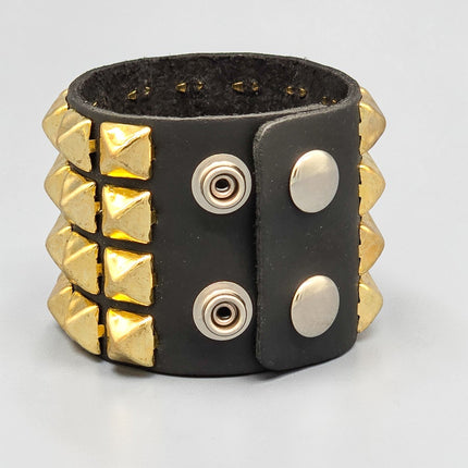 BC122 4 ROW 1/2" PYRAMIDS STUDDED SNAP BRACELET