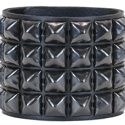 BC122 SNAP BRACELET WITH 4 ROW 1/2" PYRAMIDS