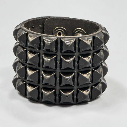 BC122 4 ROW 1/2" PYRAMIDS STUDDED SNAP BRACELET