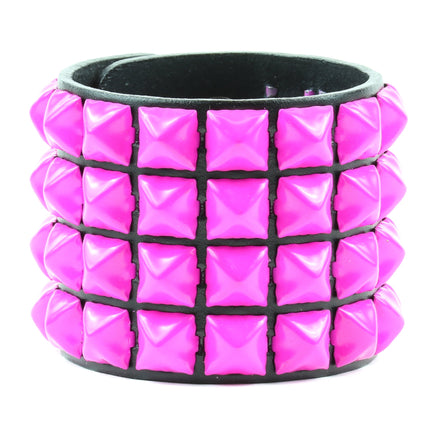 BC122 SNAP BRACELET WITH 4 ROW 1/2" PYRAMIDS