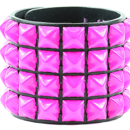 BC122 SNAP BRACELET WITH 4 ROW 1/2" PYRAMIDS