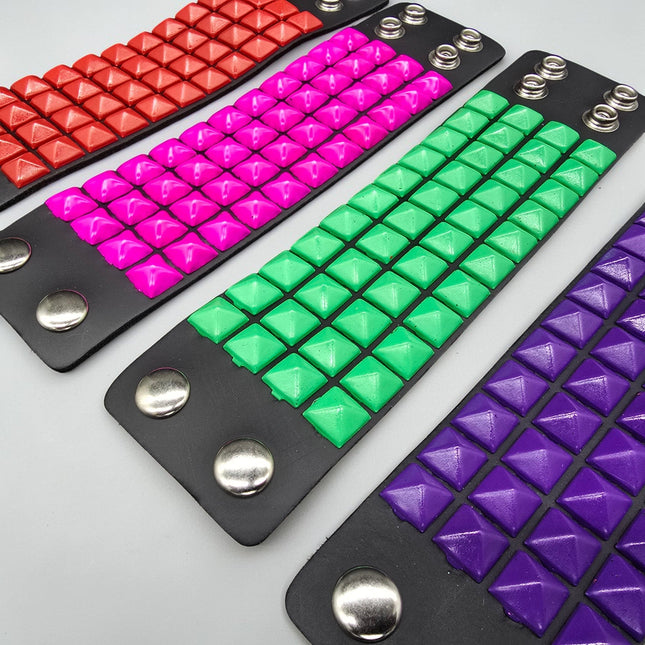 BC122 4 ROW 1/2" POWDER COATED PYRAMIDS STUDDED SNAP BRACELET