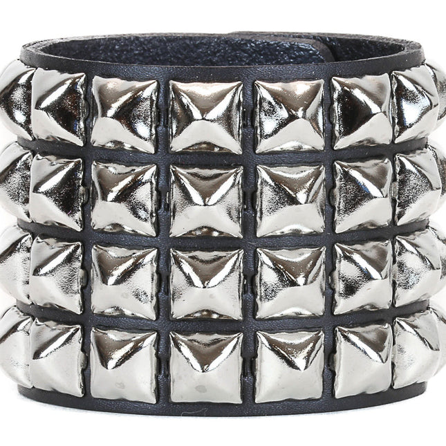 BC122 SNAP BRACELET WITH 4 ROW 1/2" PYRAMIDS