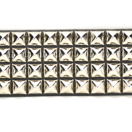 BC122 SNAP BRACELET WITH 4 ROW 1/2" PYRAMIDS