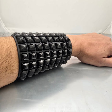 BC127-8 5" WIDE 8 ROW PYRAMID STUD SNAP BRACELET