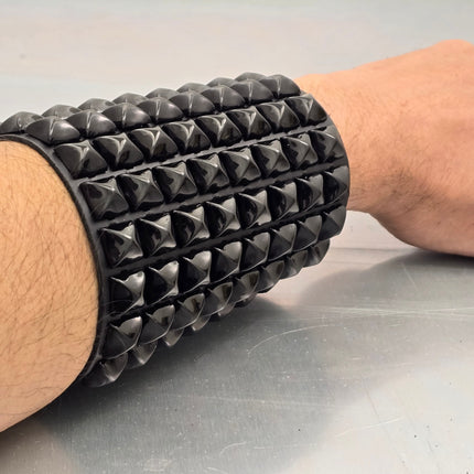 BC127-8 5" WIDE 8 ROW PYRAMID STUD SNAP BRACELET
