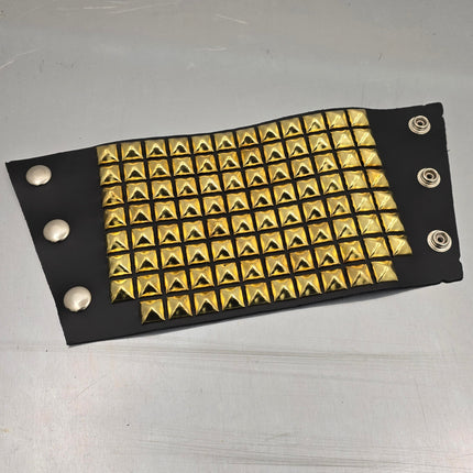 BC127-8 5" WIDE 8 ROW PYRAMID STUD SNAP BRACELET