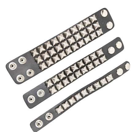 ANTIQUE SILVER PYRAMID STUDDED LEATHER  SNAP BRACELET