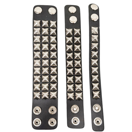 ANTIQUE SILVER PYRAMID STUDDED LEATHER  SNAP BRACELET