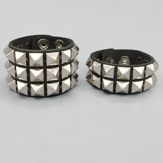 POINTY TOP PYRAMID STUDDED LEATHER  SNAP BRACELET