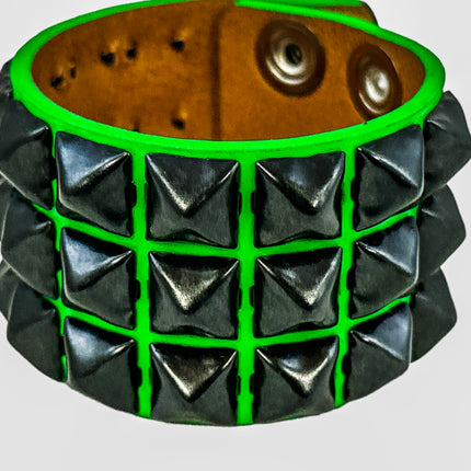 BC127P-BS  BLACK PYRAMID STUDDED  NEON PATENT BRACELET