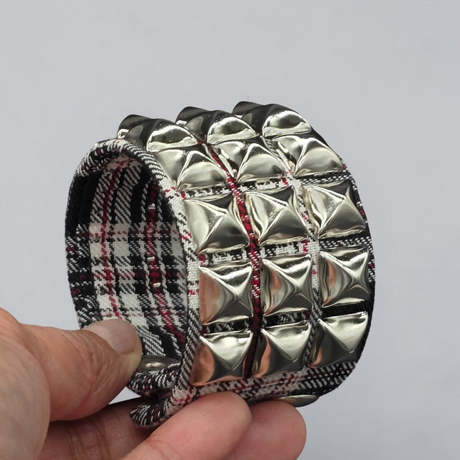 BC127PD PLAID 3 ROW PYRAMID STUDDED BRACELET