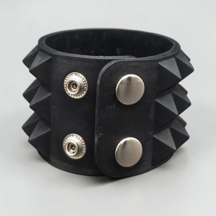 BC127RUB SILICONE RUBBER THREE ROW PYRAMID BRACELET