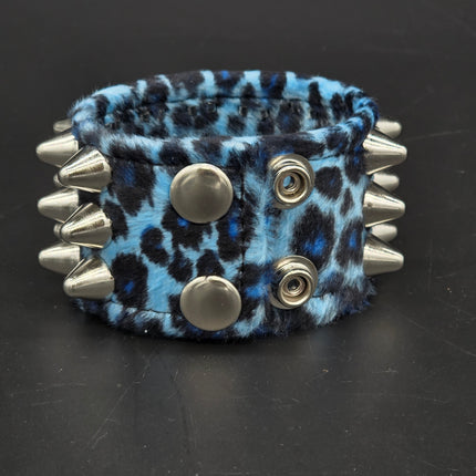 BC127UK77 LEOPARD THREE ROW FUZZY LEOPARD UK77  STUDDED BRACELET CUFF