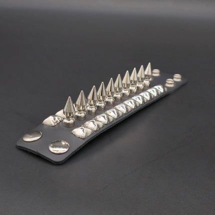 BC138 1/2" PYRAMID STUUDED 1" SPIKE BRACELET
