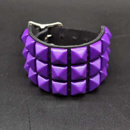 BC170 BUCKLE BRACELET WITH 3 ROW 1/2" PYRAMIDS