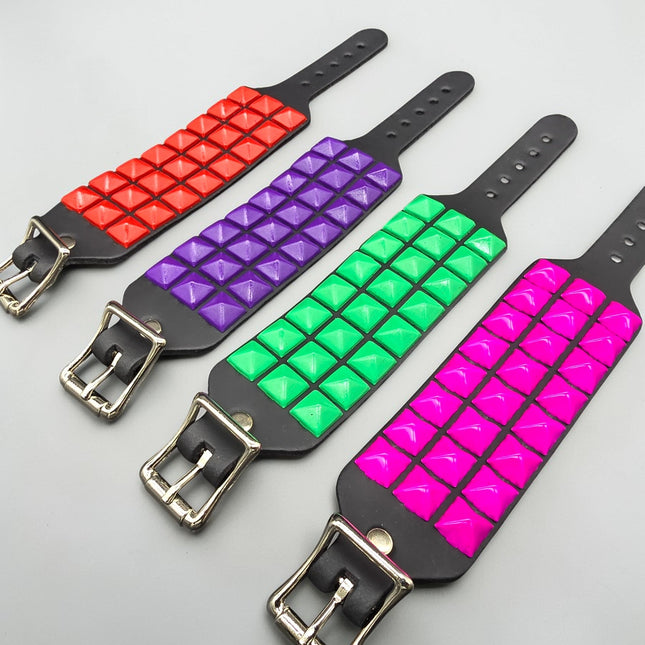 BC170COLOR  NEON COLOR PYRAMID STUDDED BUCKL BRACELET