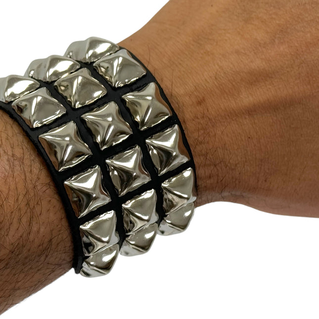 BC170 BUCKLE BRACELET WITH 3 ROW 1/2" PYRAMIDS STUD