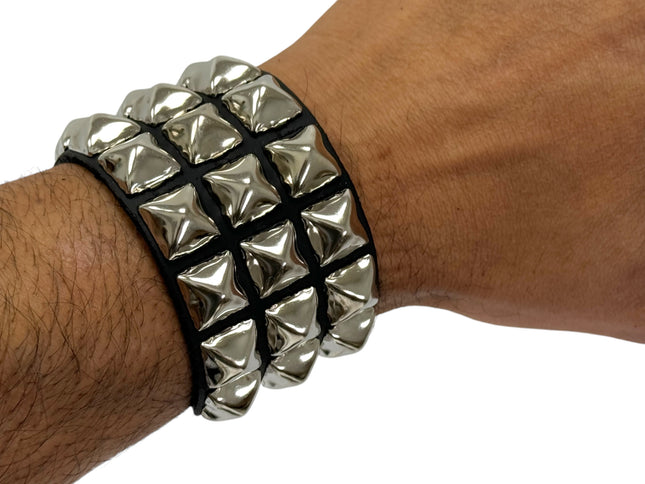 BC170 BUCKLE BRACELET WITH 3 ROW 1/2" PYRAMIDS STUD