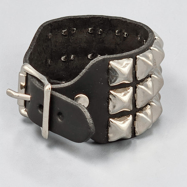 BC170  BUCKLE BRACELET WITH 3 ROW 1/2" PYRAMID STUD