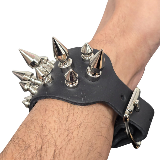 BC171 3 ROW 22 PCS 1" &  1/2" TREE SPIKE BUCKLE BRACELET