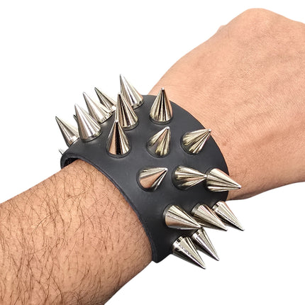 BC173SC  3 ROW 22 PCS CONE SPIKE BUCKLE BRACELET