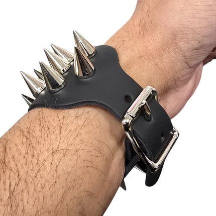 BC173SC  3 ROW 22 PCS CONE SPIKE BUCKLE BRACELET
