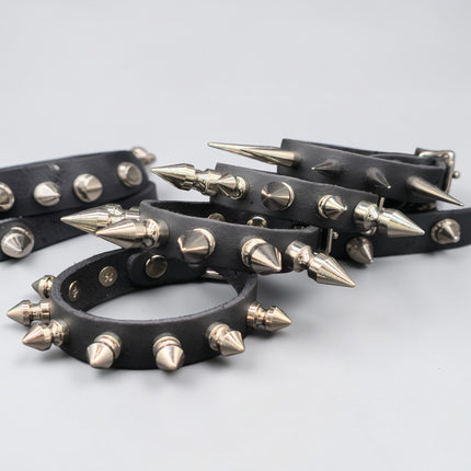BC180 SKINNY SPIKE BUCKLE BRACELET