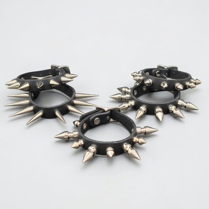 BC180 SKINNY SPIKE BUCKLE BRACELET