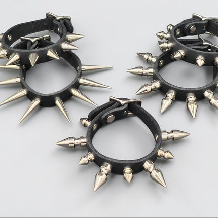 BC180 SKINNY SPIKE BUCKLE BRACELET