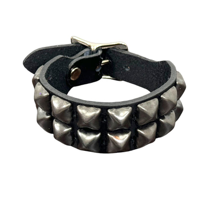 BC189 BUCKLE BRACELET WITH 2 ROW 1/2" PYRAMIDS